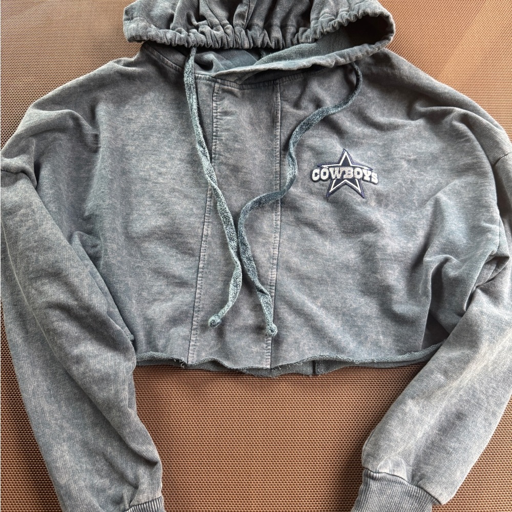 Dallas Cowboy Cropped Hoodie with Star patch logo medium